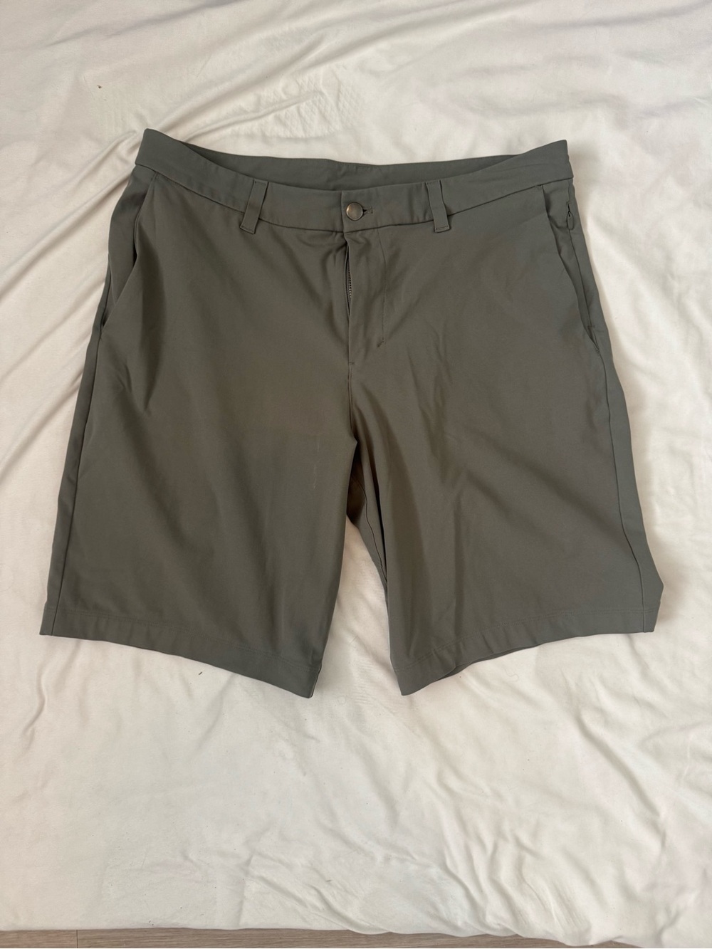 lululemon athletica men’s gray ABC shorts